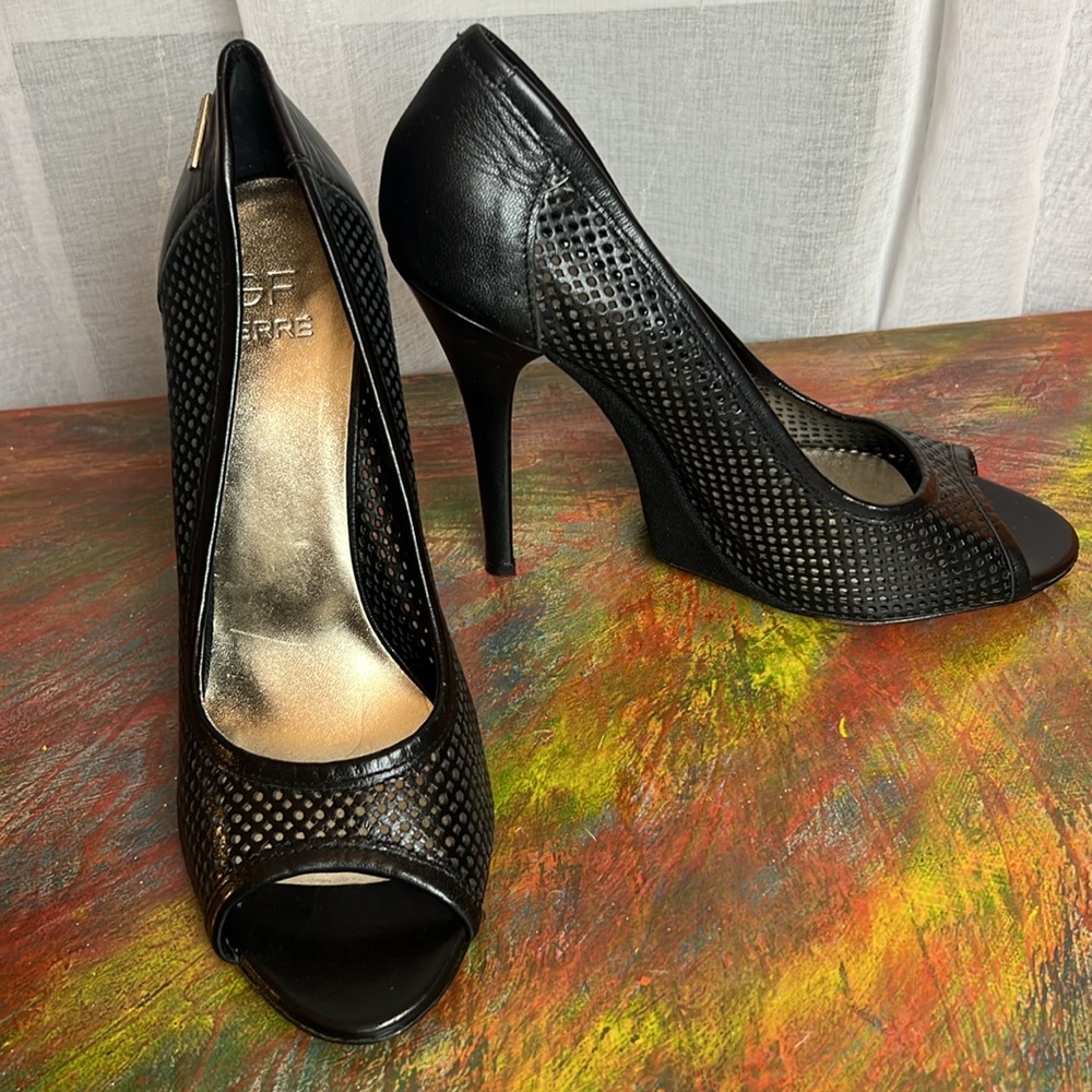 Gianfranco Ferre perforated open peep toe heel 4.5" black Sz. 39 pumps leather - Picture 3 of 17